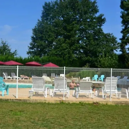 Zecamping 4 Animaux Acceptés Tennis Pataugeoire
