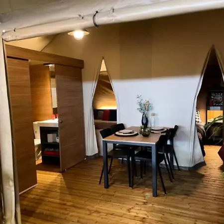 شاليه 4 Etoiles - Piscine - Eeecic Tamniès