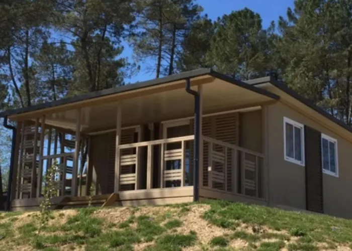 4 Etoiles - Piscine - Eeecic בקתה