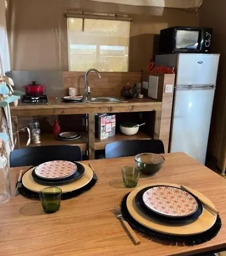 4 Etoiles - Piscine - Eeecic